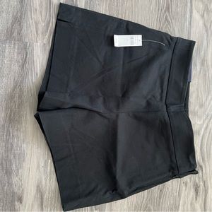 Gap High waisted black Shorts-Size 4. NEVER WORN WITH TAGS